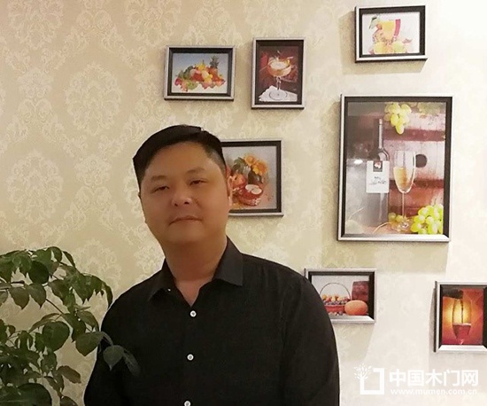 鄧堅