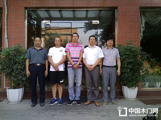 河北和浙江木門企業(yè)對重慶部分企業(yè)進行了考察