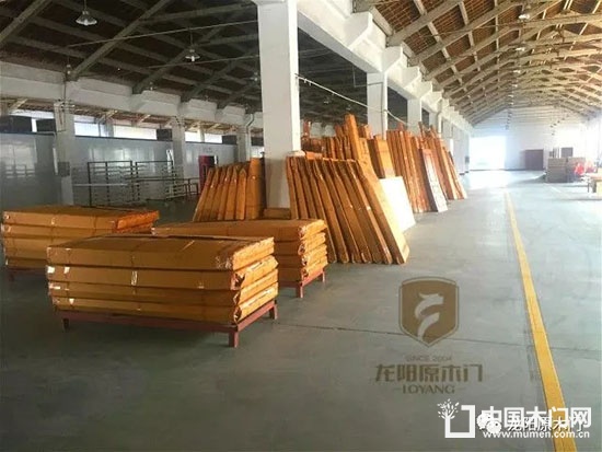 龍陽(yáng)原木門