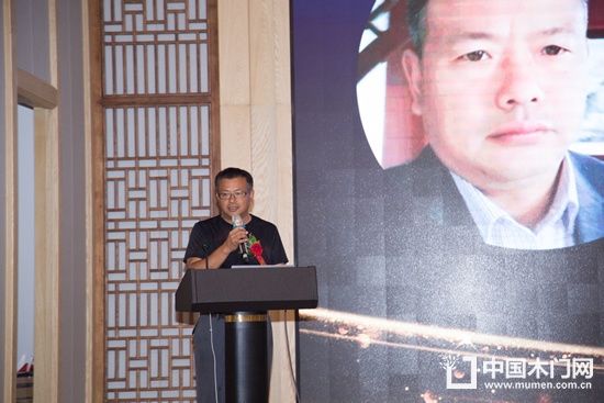 婺源門業(yè)聯(lián)合商會(huì)會(huì)長王圣榮