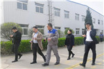 極家木門(mén)迎來(lái)了國(guó)內(nèi)家居行業(yè)巨頭“居然之家”考察團(tuán)進(jìn)行參觀指導(dǎo)。