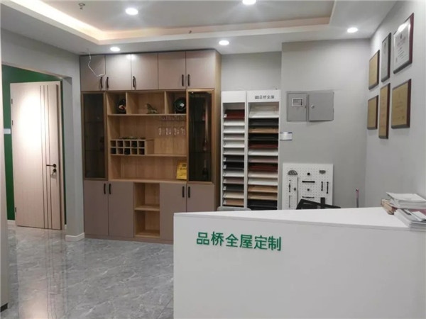 品橋T型門(mén)