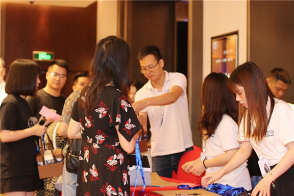 新思維·心突破·星未來(lái)丨2019年中經(jīng)銷商大會(huì)暨新品發(fā)布驚艷亮相