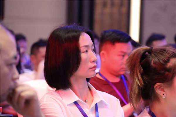新思維·心突破·星未來(lái)丨2019年中經(jīng)銷商大會(huì)暨新品發(fā)布驚艷亮相