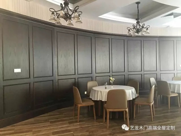 藝龍木門(mén)：美到咂舌的整木護(hù)墻板、樓梯精美案例！