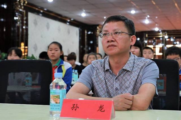 思佳木門：匯聚思佳之愛，筑夢學(xué)子未來