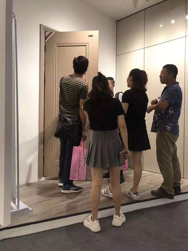 嘉尊木門：第十屆永康門博會，為您開啟財富之門！