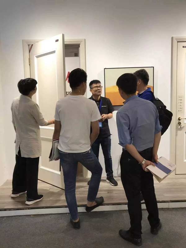 嘉尊木門：第十屆永康門博會，為您開啟財富之門！