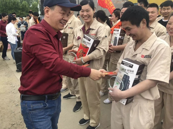 尚佰木門·整木定制2019年度生產(chǎn)中心第五屆趣味運動會圓滿落幕