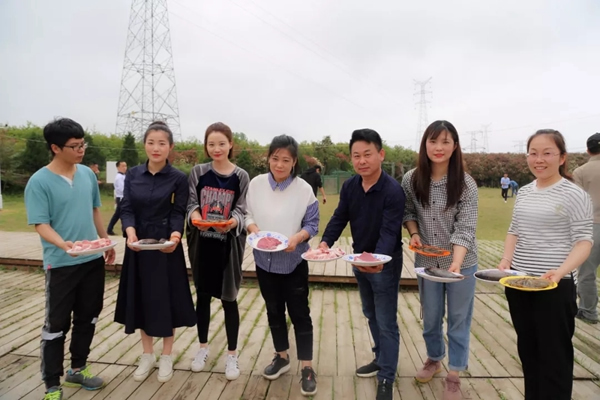 尚佰木門(mén) · 整木定制大家庭共同迎來(lái)“全員團(tuán)建日”！