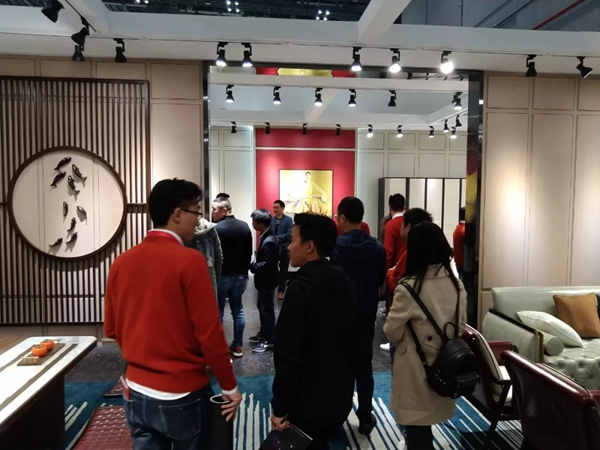 開開木門帶您直擊2019中國(guó)建博會(huì)（上海）第1天！