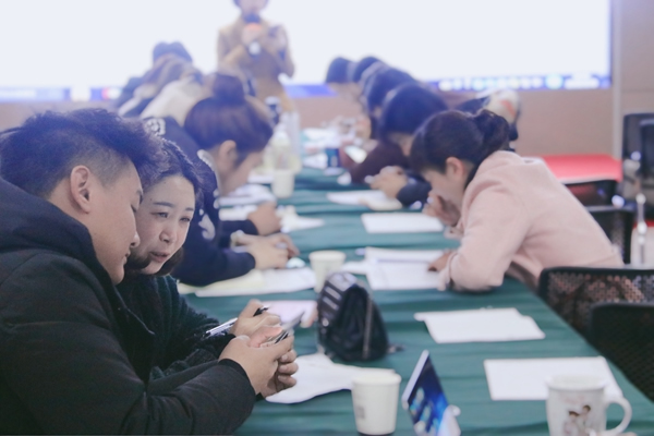 喬金斯耐思迪商學院課程培訓會、校企授牌儀式成功開講與舉行！