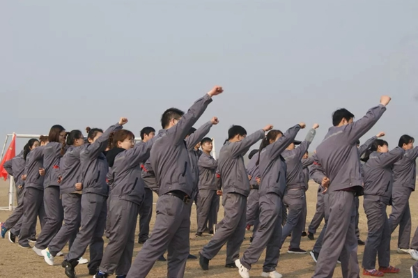 鑫迪木門生產(chǎn)系統(tǒng)2019年第一屆團(tuán)隊(duì)拓展活動(dòng)圓滿結(jié)束