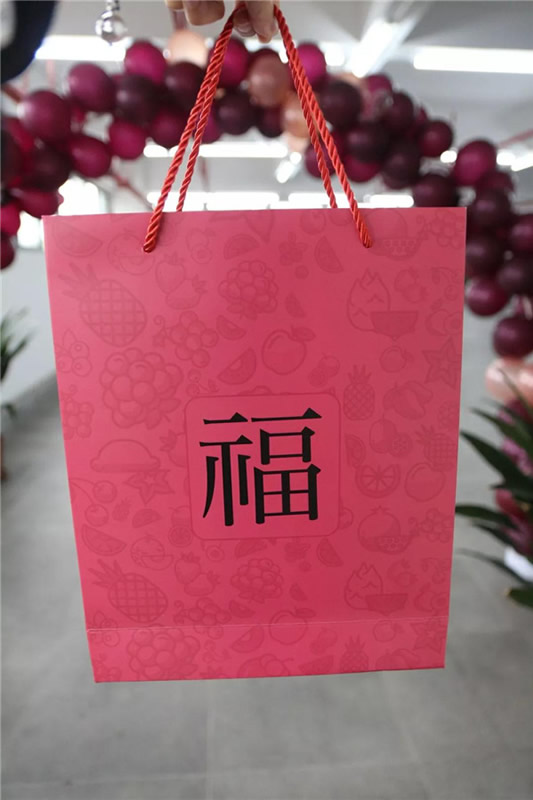 魅力女性，快樂幸福