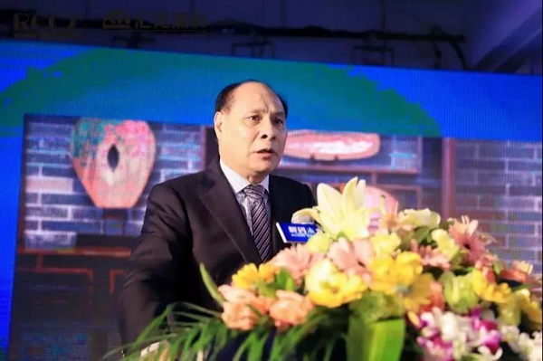 LED UV漆問世意義重大，匯龍涂料引領(lǐng)環(huán)保漆未來
