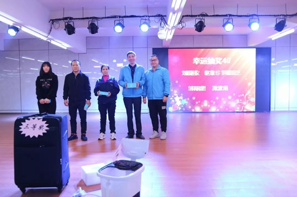 潤成創(chuàng)展木門：幸福是奮斗出來的！