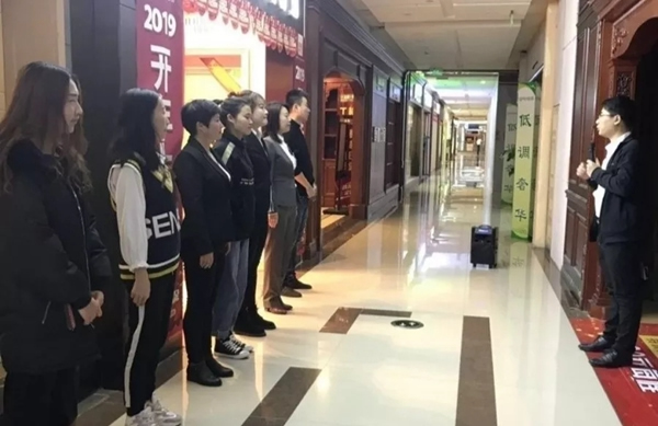 鑫迪木門“2019開(kāi)年大促”進(jìn)行中，超火爆現(xiàn)場(chǎng)等你來(lái)！