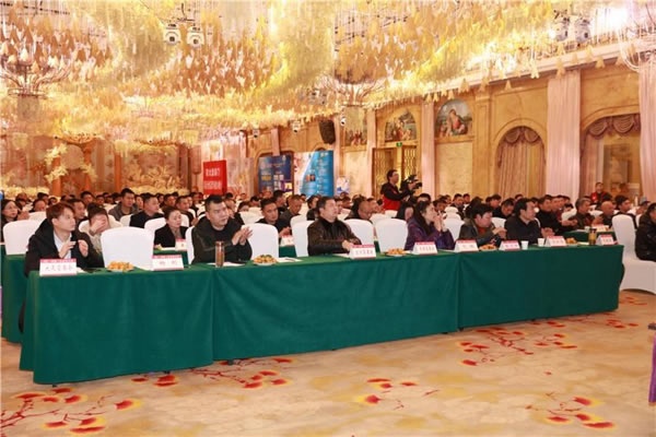 重慶木門攜手共進(jìn)—重慶木門舉行會(huì)員大會(huì)、年會(huì)、團(tuán)拜會(huì)