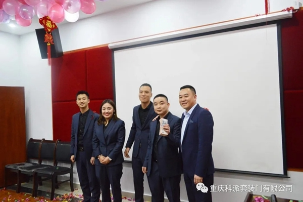 入職門檻低卻月入過萬的工作，他入行兩年就從月薪3000漲到月薪3W！