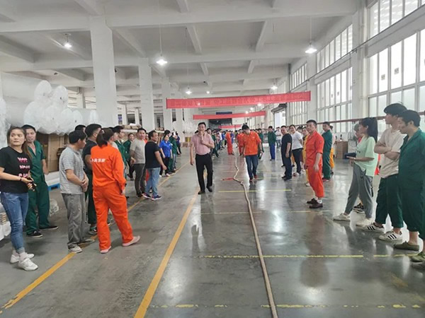 王力玉米木門(mén)舉行拔河比賽，促進(jìn)團(tuán)隊(duì)協(xié)作與凝聚力