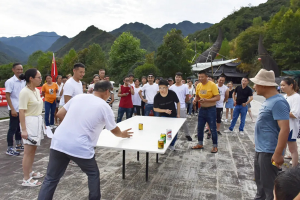 激情夏日，美歐利木門優(yōu)秀員工相約牛頭山?！