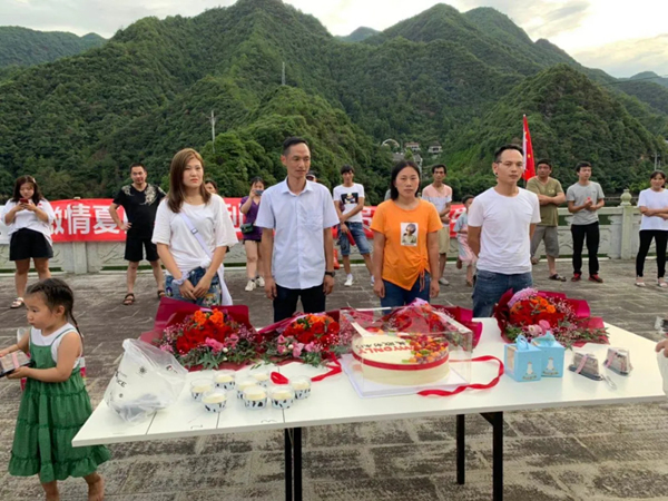 激情夏日，美歐利木門優(yōu)秀員工相約牛頭山?！