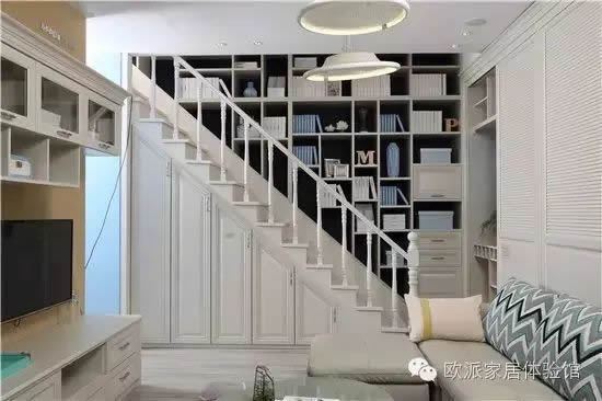 皇家凱旋木門(mén)：巧用樓梯柜，讓家多出一間房！
