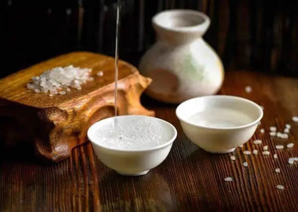 林源木門(mén)：白露時(shí)節(jié)，愿您百歲無(wú)憂！