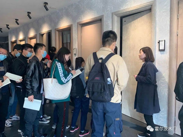 內(nèi)蒙古農(nóng)業(yè)大學(xué)師生蒞臨霍爾茨工廠參觀交流