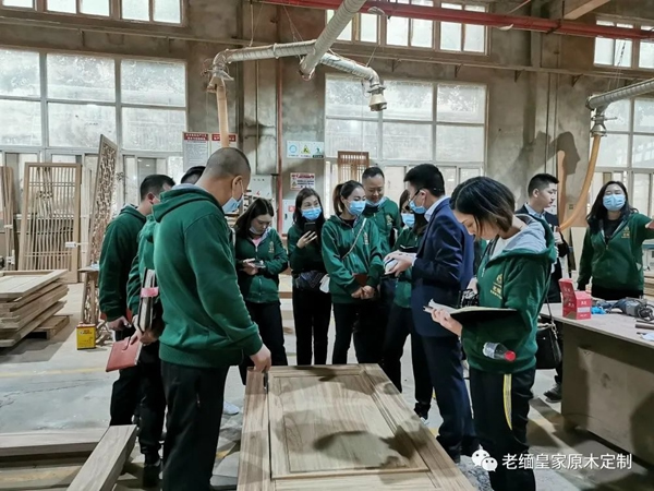 老緬皇家原木定制 | 貴陽以及武漢團(tuán)隊(duì)抵達(dá)重慶定制工廠進(jìn)行參觀學(xué)習(xí)交流