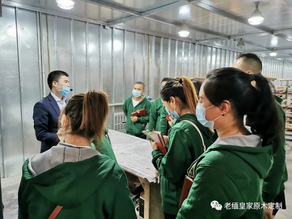 老緬皇家原木定制 | 貴陽以及武漢團(tuán)隊(duì)抵達(dá)重慶定制工廠進(jìn)行參觀學(xué)習(xí)交流