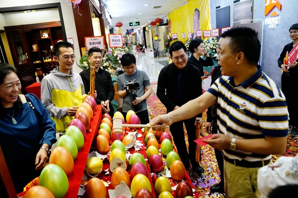 帝贊深圳龍崗店盛大開業(yè)！專業(yè)定制輕奢鋁木門