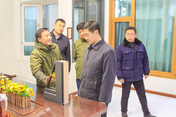淄博高新區(qū)工委書記、管委會主任魏玉蛟一行 蒞臨盛達木門參觀調(diào)研