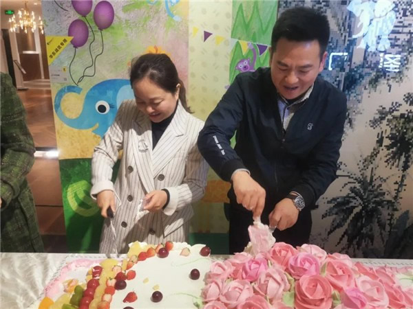 圣象：新年家庭大會(huì)順利開展