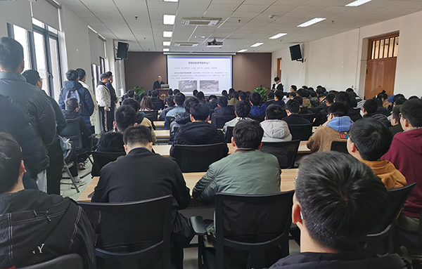 企業(yè)家進課堂，研究生收益大