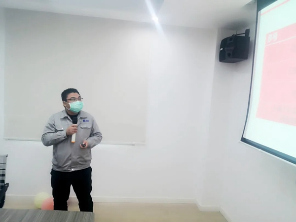 圣象華宇工廠“迎戰(zhàn)2021”年會議成功舉行
