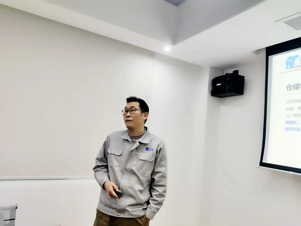 圣象華宇工廠“迎戰(zhàn)2021”年會議成功舉行