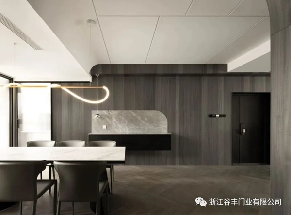 谷豐木門為你展現(xiàn)簡(jiǎn)約不簡(jiǎn)單的時(shí)尚美
