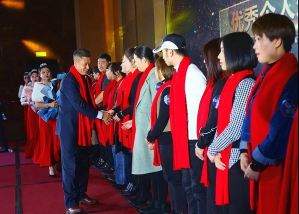 郁林木業(yè)集團(tuán)2021年全國(guó)經(jīng)銷(xiāo)商大會(huì)暨2021設(shè)計(jì)發(fā)布會(huì)圓滿(mǎn)召開(kāi)