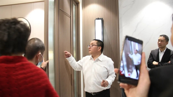 2021行業(yè)風(fēng)口高峰論壇暨歐麗亞木門(mén)招商財(cái)富峰會(huì)成功舉行