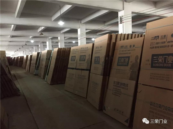 三榮門業(yè)堅持匠心品質(zhì)，給家滿分的安全感！