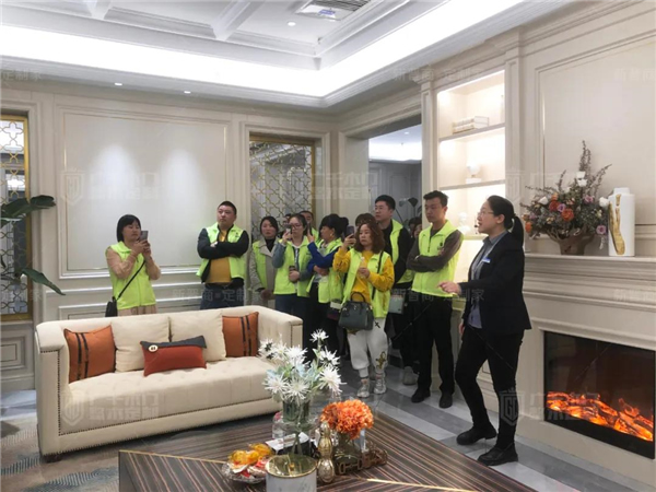 廣千木門整木定制：廣千商學(xué)院2104班圓滿結(jié)束！
