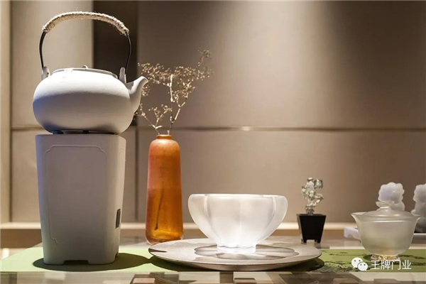 世紀(jì)王牌全屋定制：茶色悠然，新派雅趣！