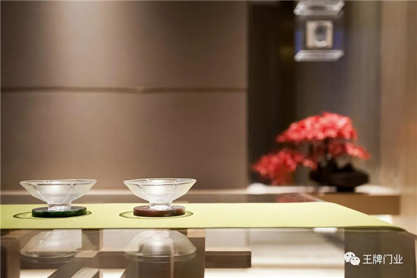 世紀(jì)王牌全屋定制：茶色悠然，新派雅趣！