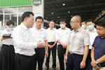 黃岡市委副書(shū)記、代市長(zhǎng)李軍杰一行蒞臨千川木門視察調(diào)研