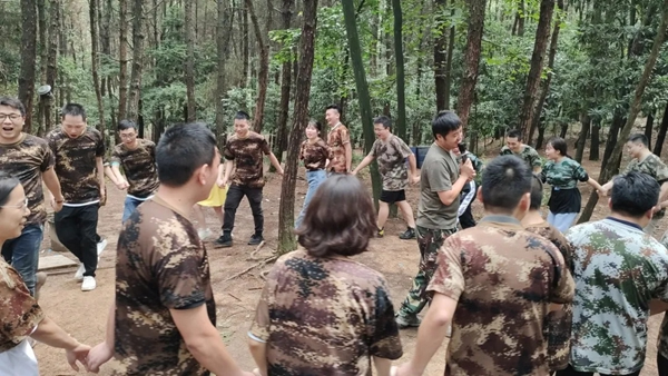 雙羽定制家多部門戶外拓展活動提升團隊?wèi)?zhàn)斗力
