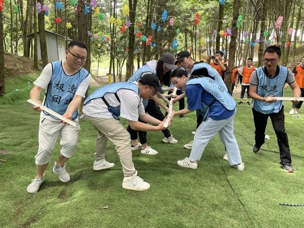 雙羽定制家多部門戶外拓展活動提升團隊?wèi)?zhàn)斗力