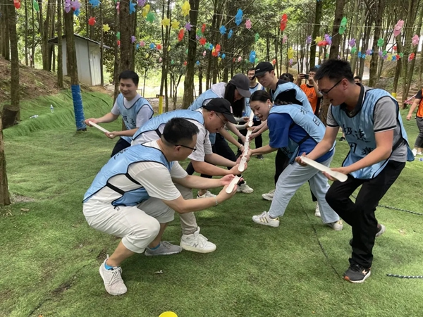 雙羽定制家多部門戶外拓展活動提升團隊?wèi)?zhàn)斗力