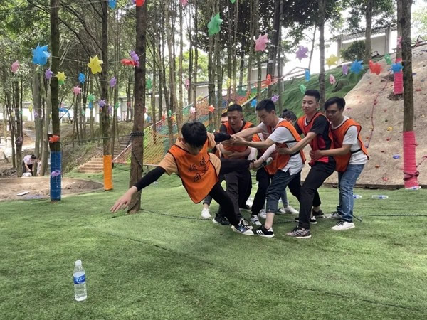雙羽定制家多部門戶外拓展活動提升團隊?wèi)?zhàn)斗力