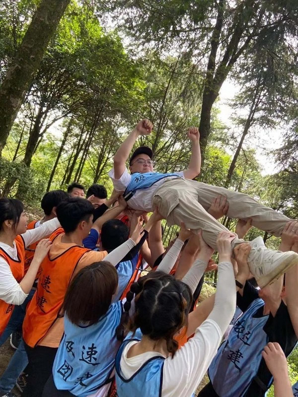 雙羽定制家多部門戶外拓展活動提升團隊?wèi)?zhàn)斗力